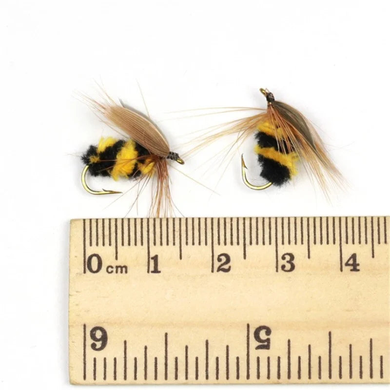 2pcs Artificial Insect Carp Fly Fishing Bait Fishhook 15mm Bee Trout Wobbler Lures Spinner Peche Accessories