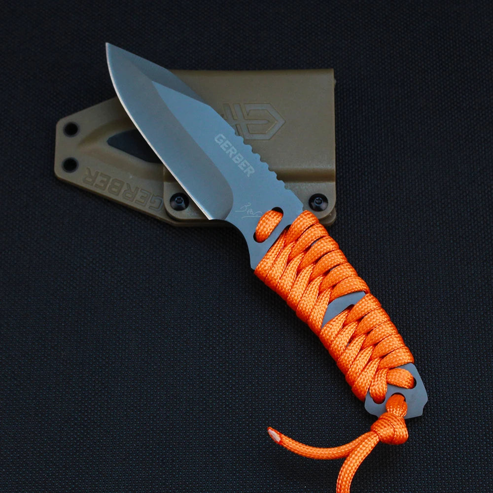 Total length of the knife: 19.6CM Blade length: 8.5 CM Blade width: 3.16CM Blade thickness: 4.05MM  Blade material: D2 Handle ma