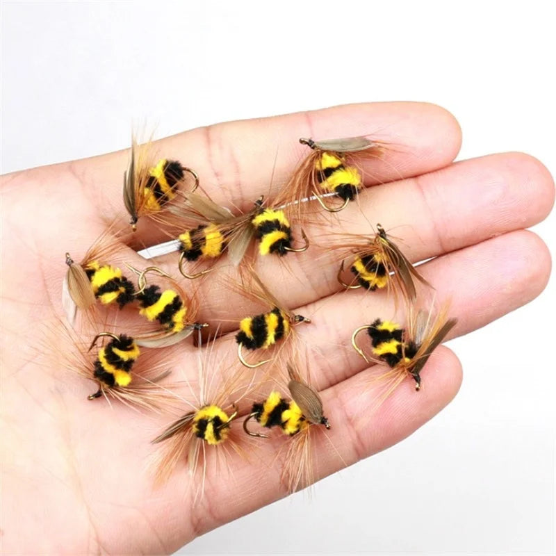 2pcs Artificial Insect Carp Fly Fishing Bait Fishhook 15mm Bee Trout Wobbler Lures Spinner Peche Accessories
